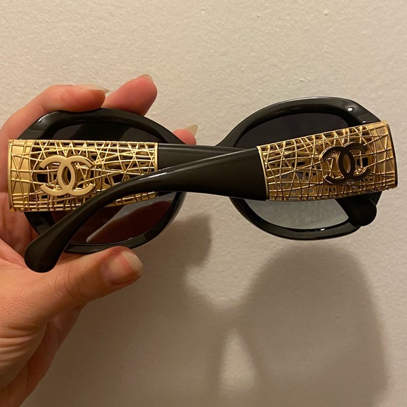 Chanel butterfly - Picture 10 of 12